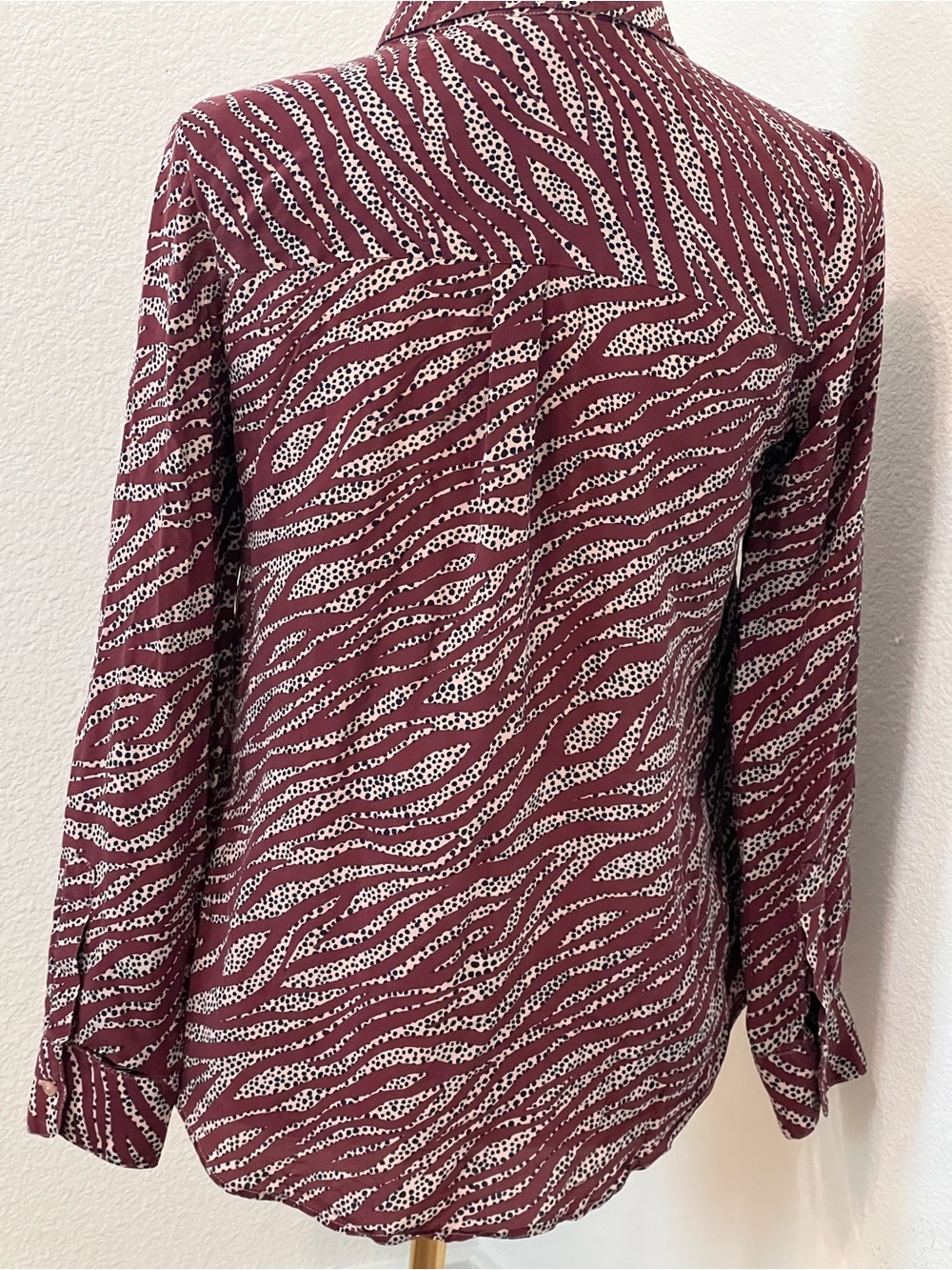 Boden 100% Silk Zebra Print Blouse Burgundy Button Front Long Sleeve Size 4 - Picture 3 of 11